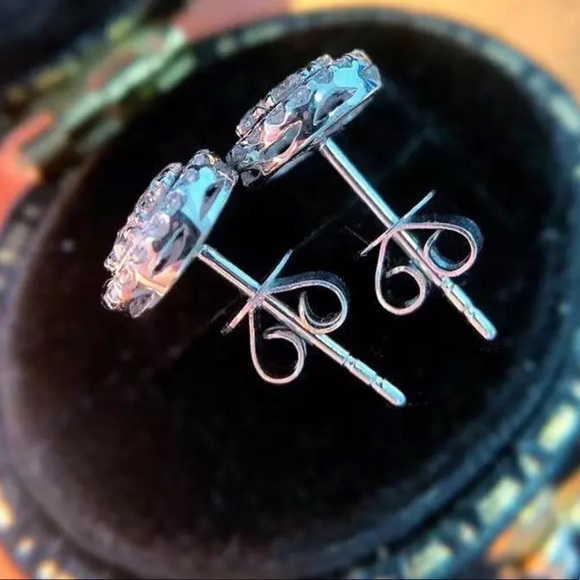 💙Cute Sterling Sterling Silver Color Stud Earrings - Picture 2 of 4